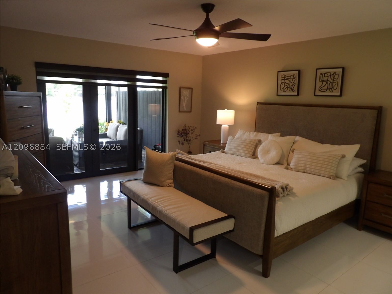 Real estate property located at 19406 Lake Dr, Miami-dade, Royal Singapore Lake, Hialeah, FL