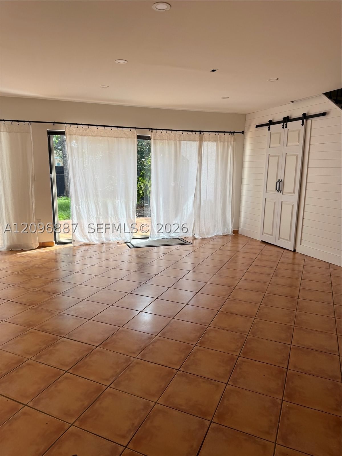 Real estate property located at 541 199th Ln #2X, Miami-dade, Sandpiper At Calif Club C, Miami, FL