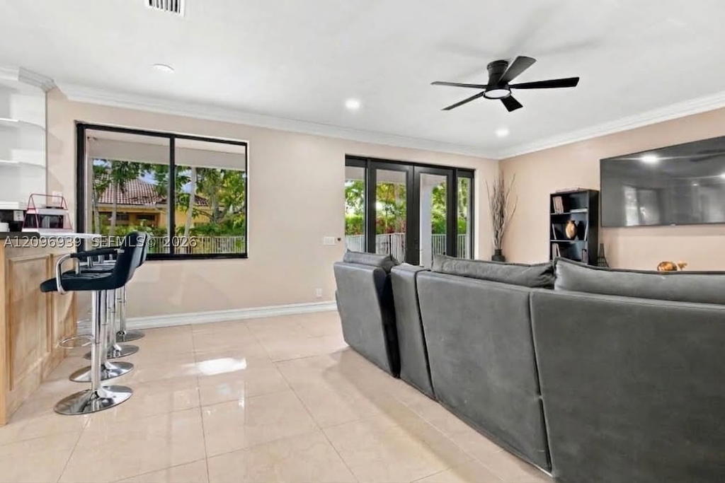 Real estate property located at 1073 Allamanda Way, Broward, Sector 2-parcels 9 & 10, Weston, FL