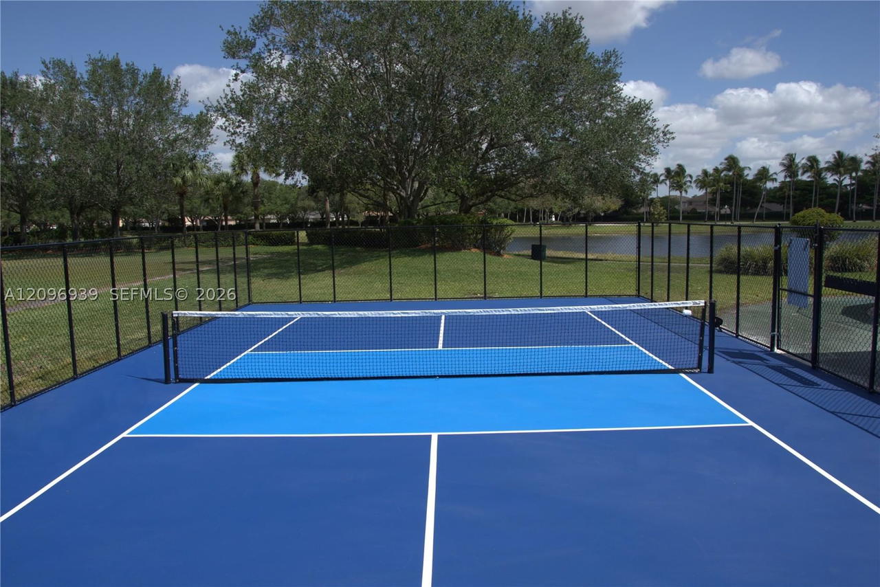 Real estate property located at 1073 Allamanda Way, Broward, Sector 2-parcels 9 & 10, Weston, FL