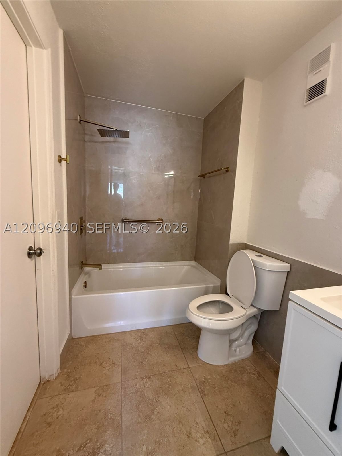 Real estate property located at 3450 Pinewalk Dr N #421, Broward, Coral Key Condo, Margate, FL
