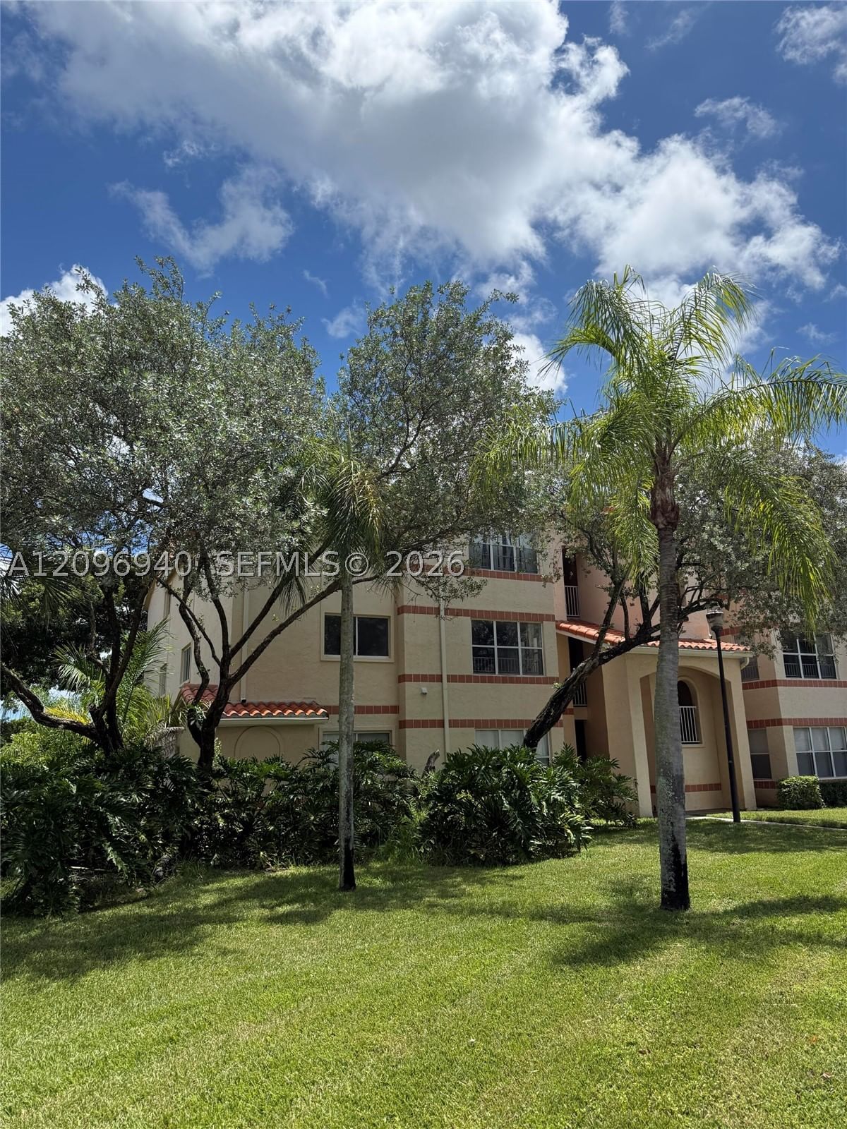 Real estate property located at 3450 Pinewalk Dr N #421, Broward, Coral Key Condo, Margate, FL