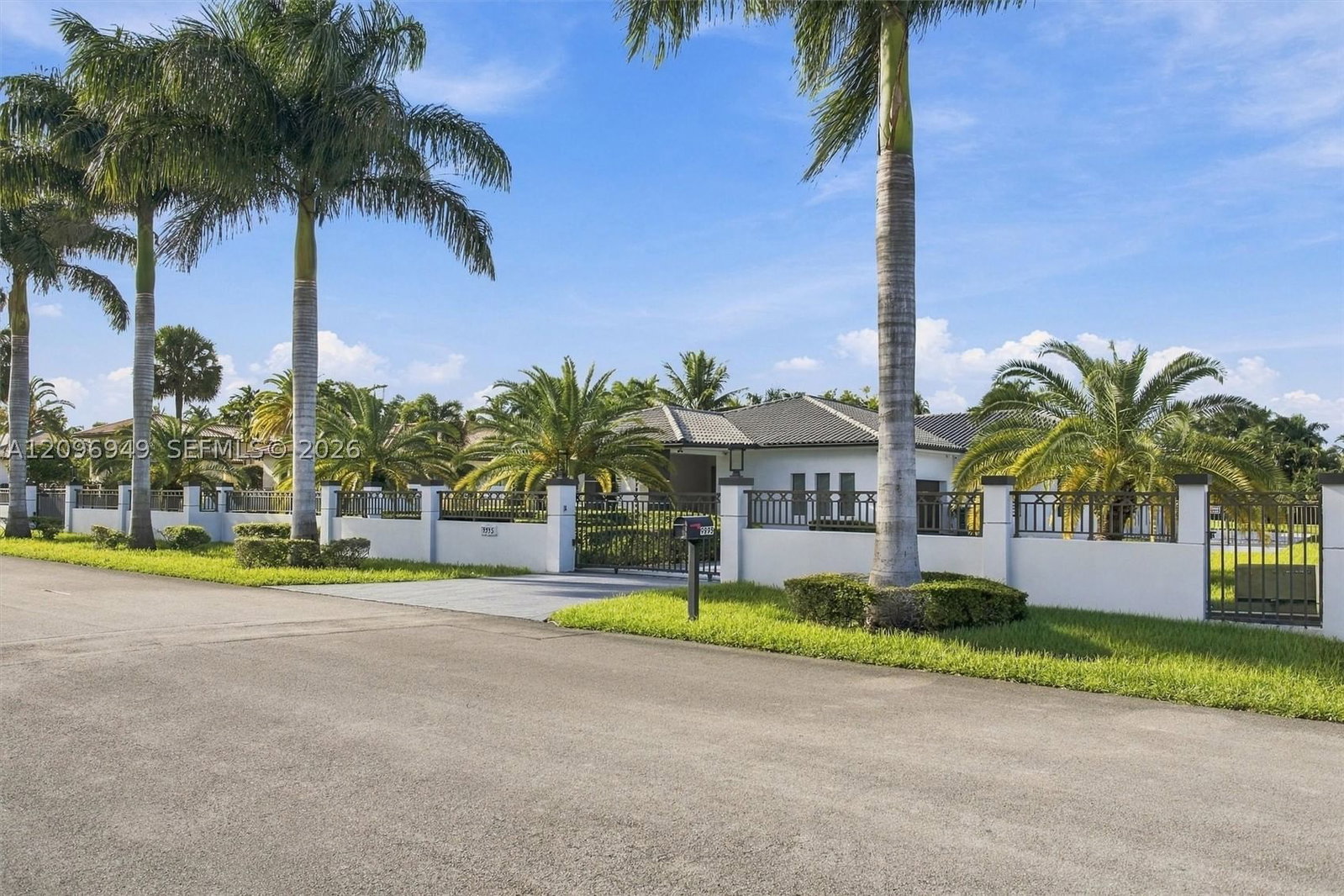 Real estate property located at 9995 131st St, Miami-dade, Florida Fruit Land Compan, Hialeah Gardens, FL