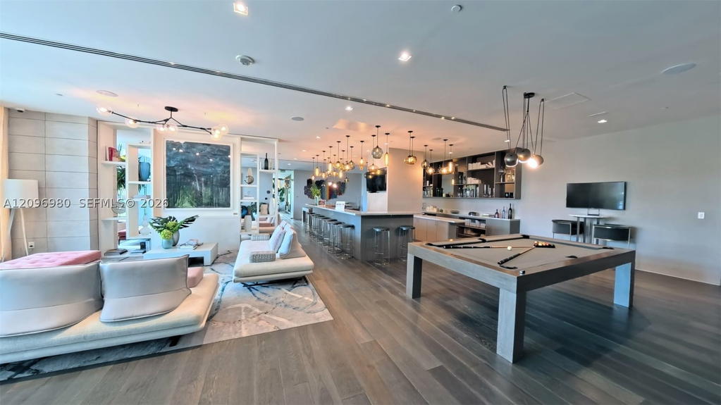 Real estate property located at 650 32nd St #3707, Miami-dade, Paraiso Bay Condo, Miami, FL