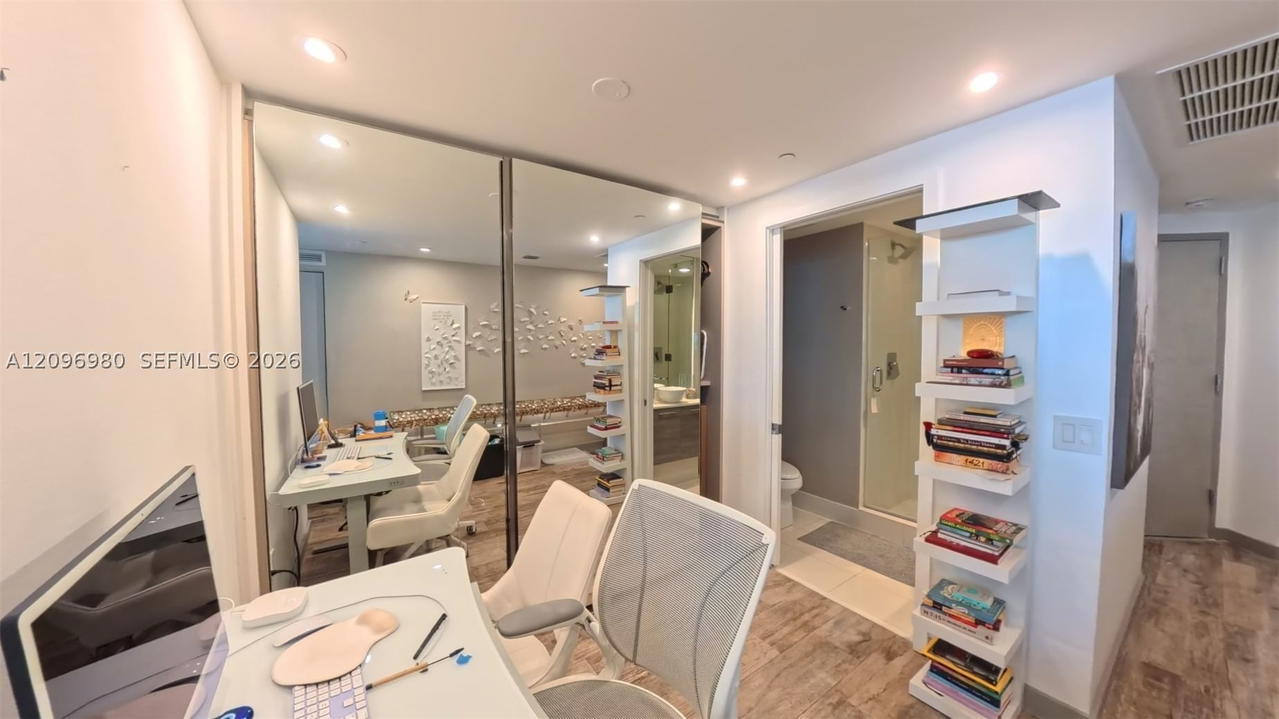 Real estate property located at 650 32nd St #3707, Miami-dade, Paraiso Bay Condo, Miami, FL