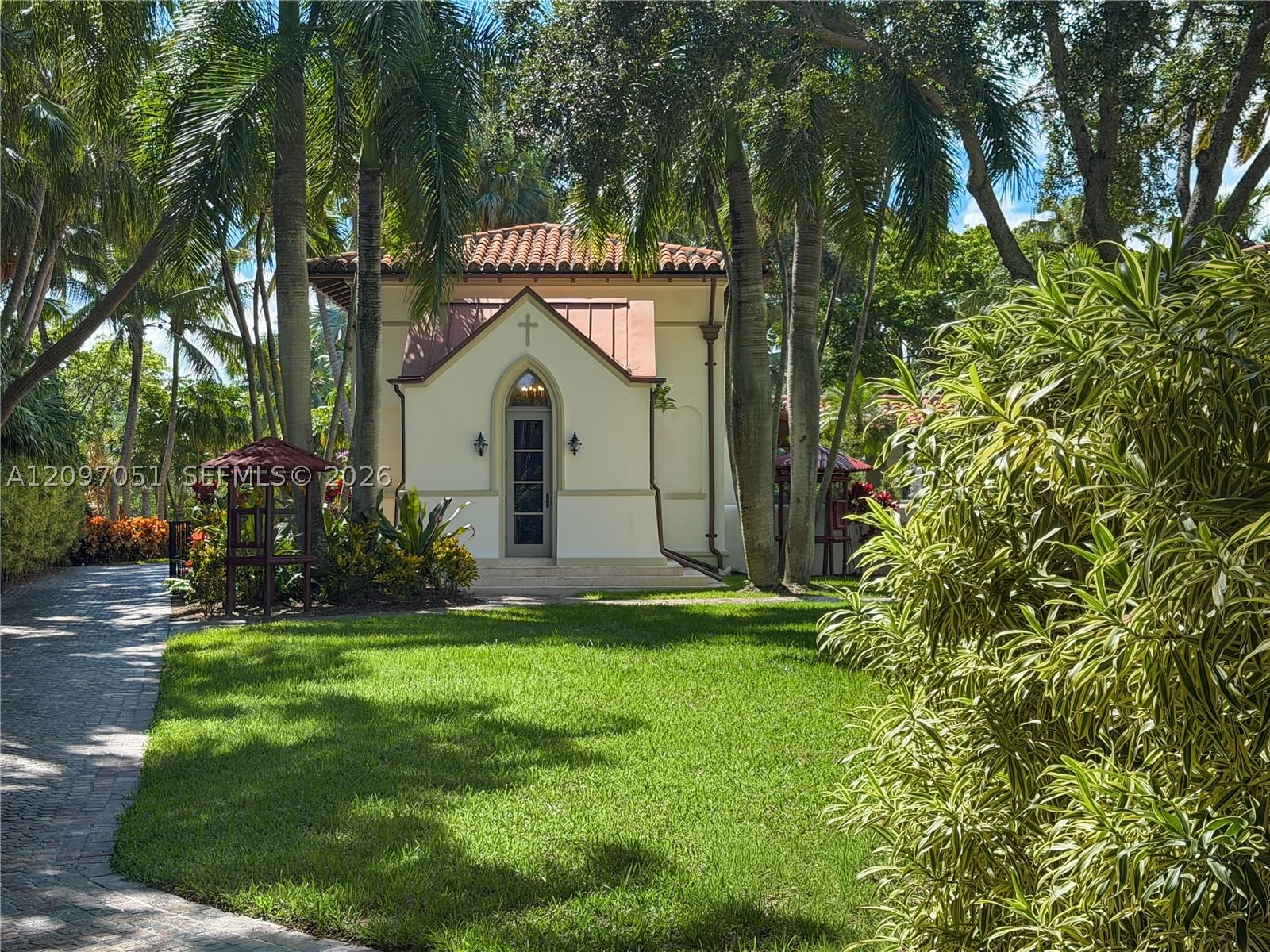 Real estate property located at 8901 Arvida Ln, Miami-dade, Gables Estates No 3, Coral Gables, FL