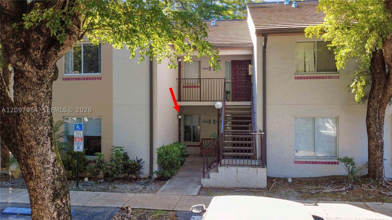 Real estate property located at 13900 90th Ter #13900, Miami-dade, Parc Vista Condo, Miami, FL