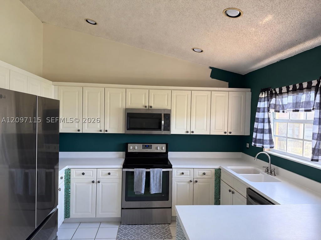 Real estate property located at 14170 122 CT, Miami-dade, Four Lakes Sec 1, Miami, FL