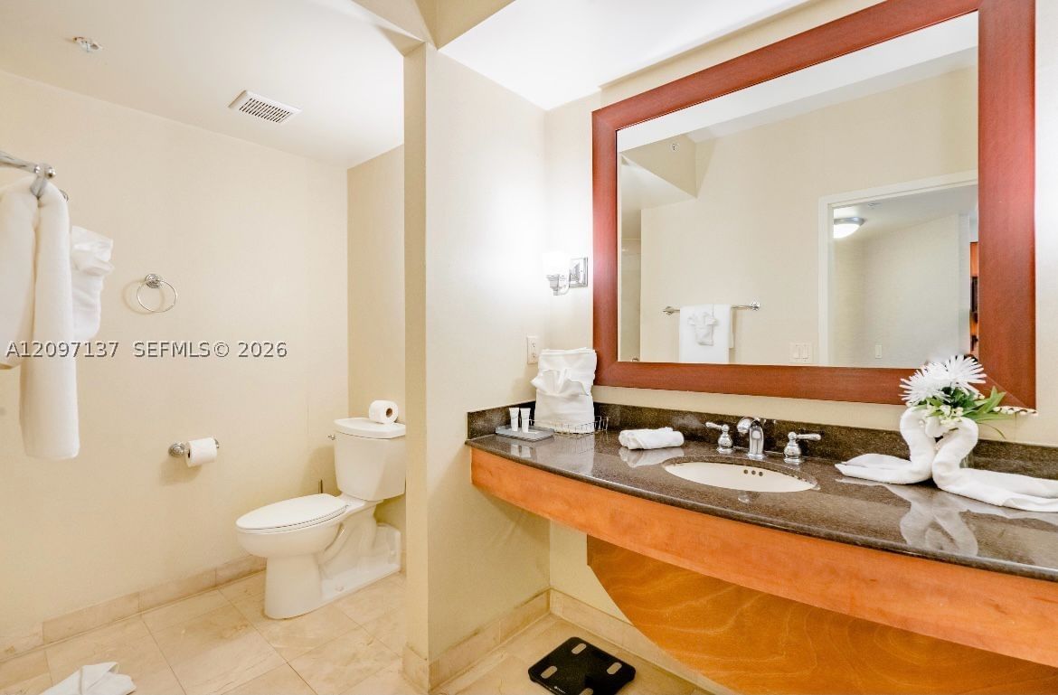 Real estate property located at 18001 Collins Ave #512, Miami-dade, Trump International Sones, Sunny Isles Beach, FL