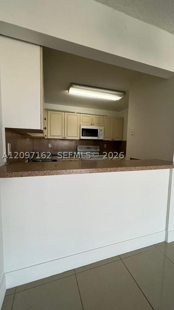 Real estate property located at 6950 Miami Gardens Dr #2-508, Miami-dade, Coral Gate East Condo, Hialeah, FL