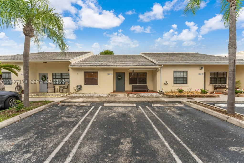 Real estate property located at 14813 123rd Ct, Miami-dade, Villas Of Deerwood Replat, Miami, FL