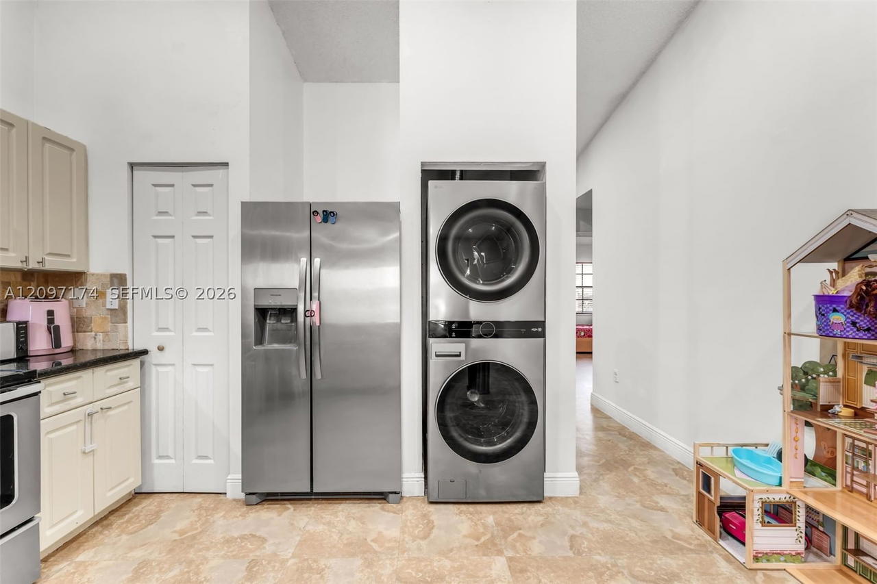 Real estate property located at 14813 123rd Ct, Miami-dade, Villas Of Deerwood Replat, Miami, FL