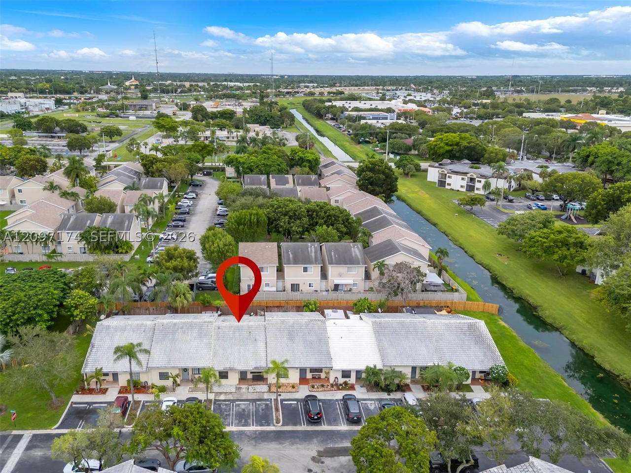Real estate property located at 14813 123rd Ct, Miami-dade, Villas Of Deerwood Replat, Miami, FL
