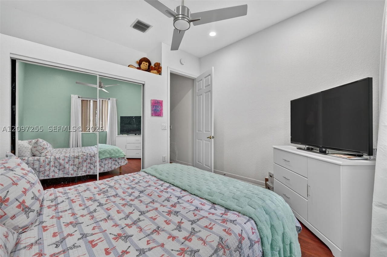 Real estate property located at 7932 Exeter Blvd E #202, Broward, Exeter Condominium, Tamarac, FL