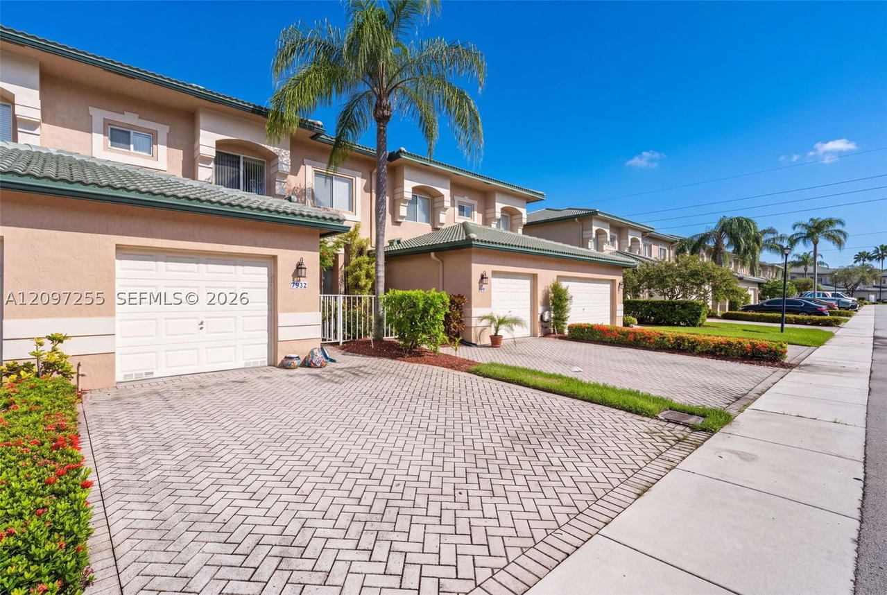 Real estate property located at 7932 Exeter Blvd E #202, Broward, Exeter Condominium, Tamarac, FL