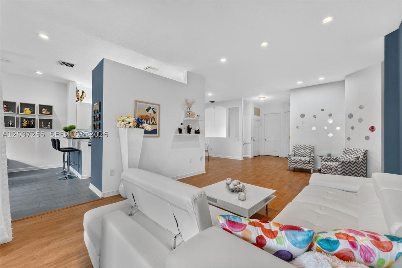 Real estate property located at 7932 Exeter Blvd E #202, Broward, Exeter Condominium, Tamarac, FL