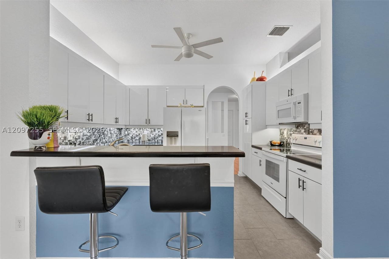 Real estate property located at 7932 Exeter Blvd E #202, Broward, Exeter Condominium, Tamarac, FL