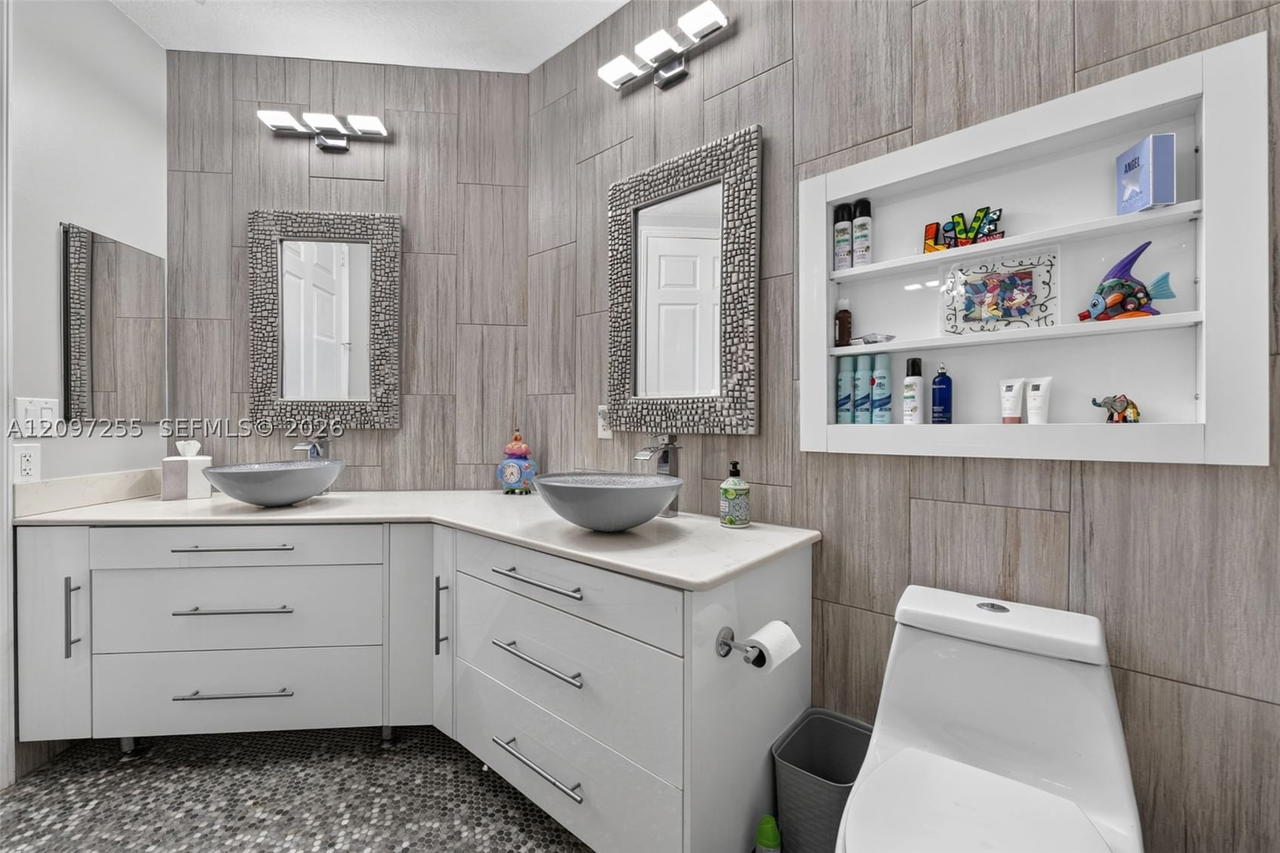 Real estate property located at 7932 Exeter Blvd E #202, Broward, Exeter Condominium, Tamarac, FL
