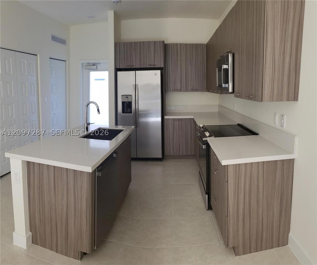 Real estate property located at 8363 41st St A-404, Miami-dade, Downtown Doral South Phas, Doral, FL