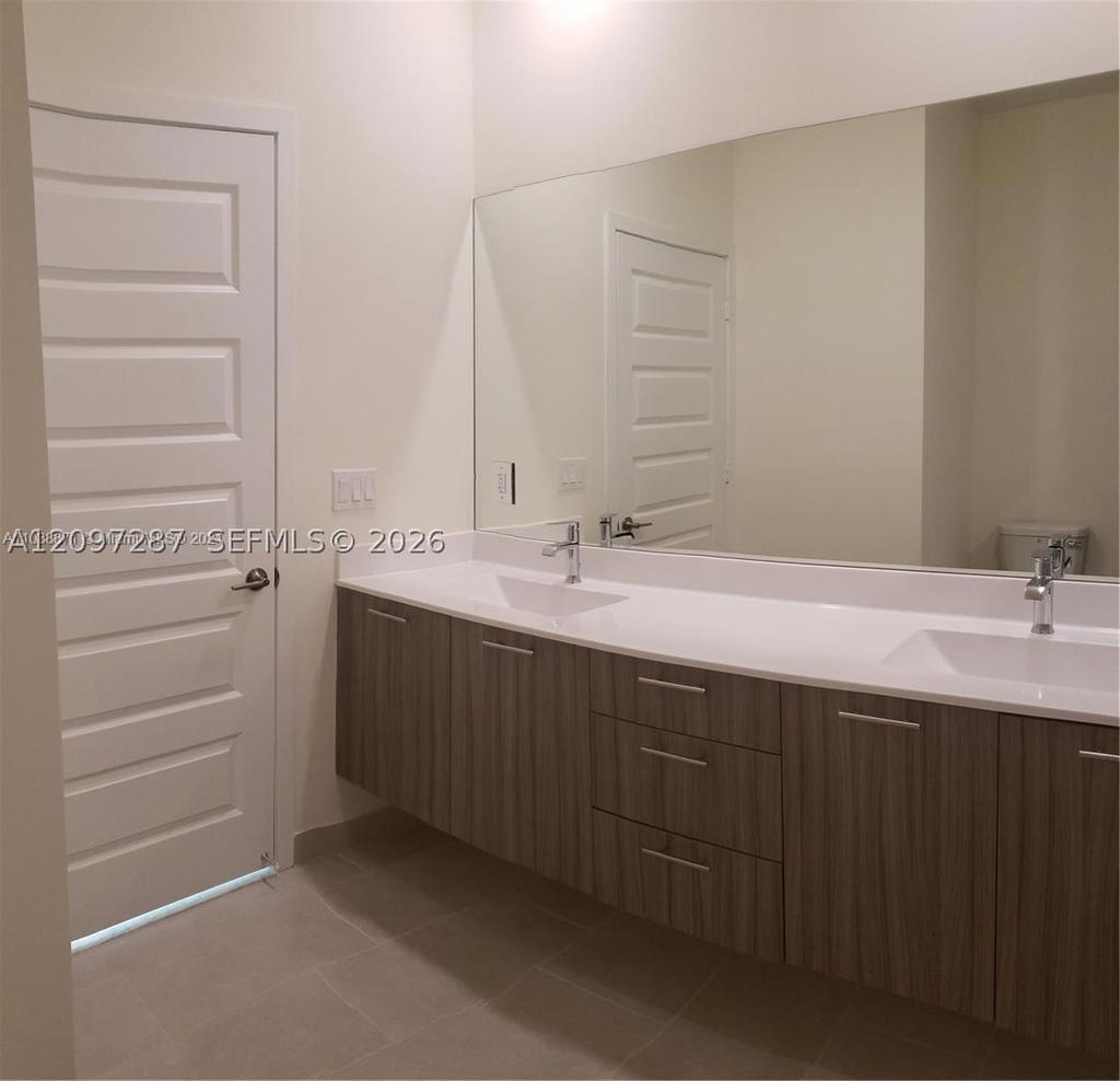 Real estate property located at 8363 41st St A-404, Miami-dade, Downtown Doral South Phas, Doral, FL