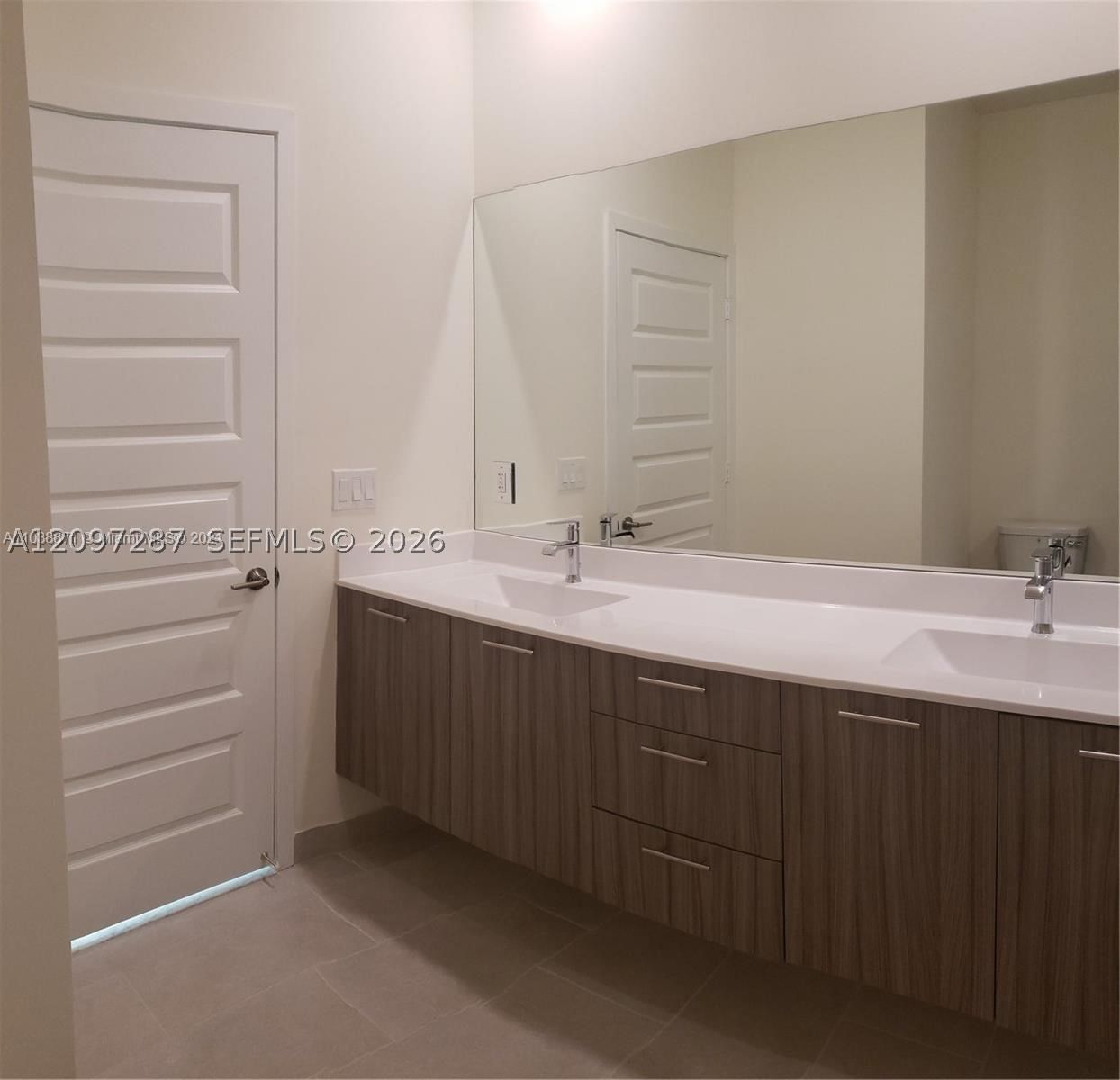 Real estate property located at 8363 41st St A-404, Miami-dade, Downtown Doral South Phas, Doral, FL