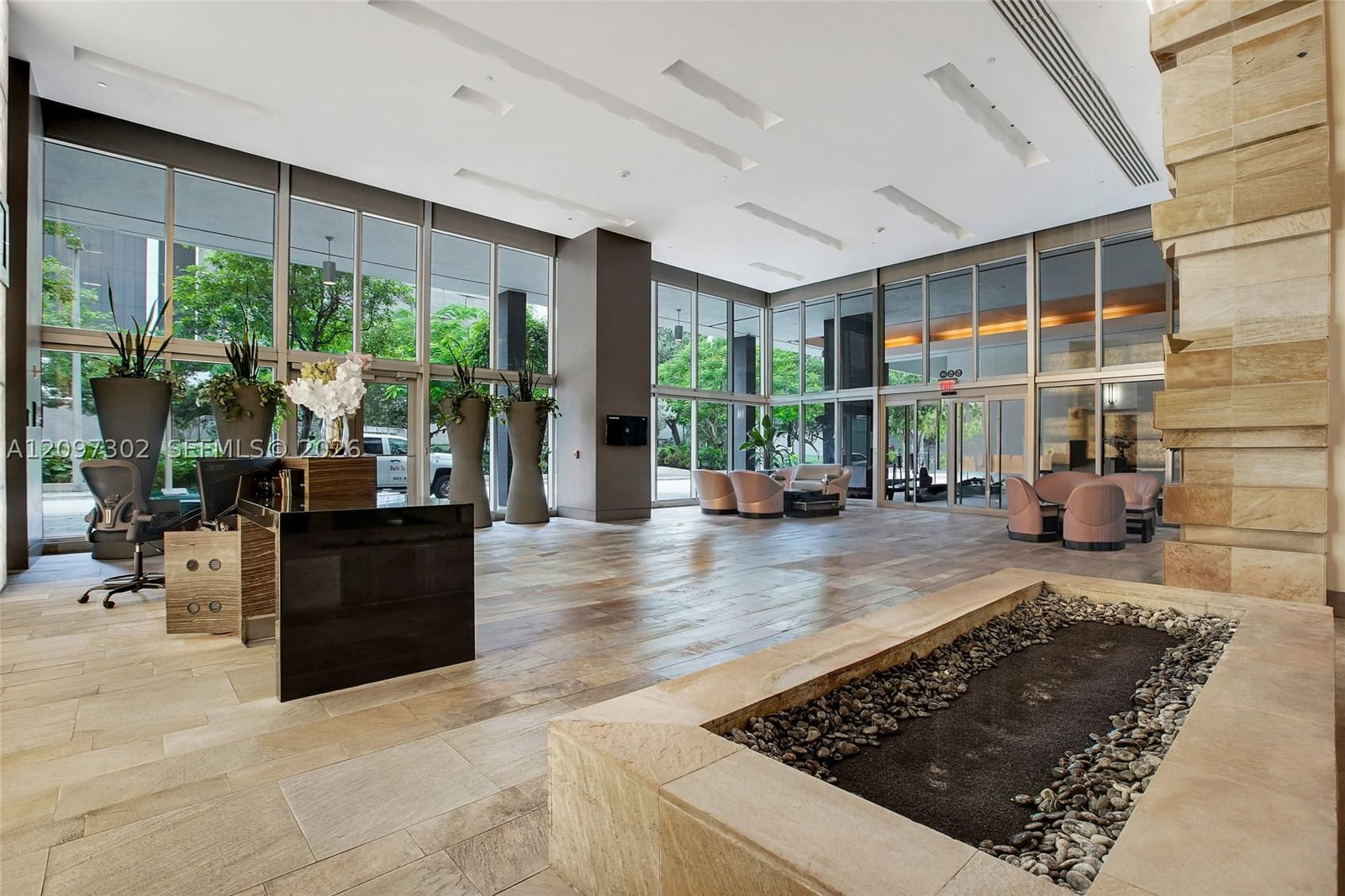 Real estate property located at 55 6th St #3701, Miami-dade, 500 Brickell West Condo, Miami, FL