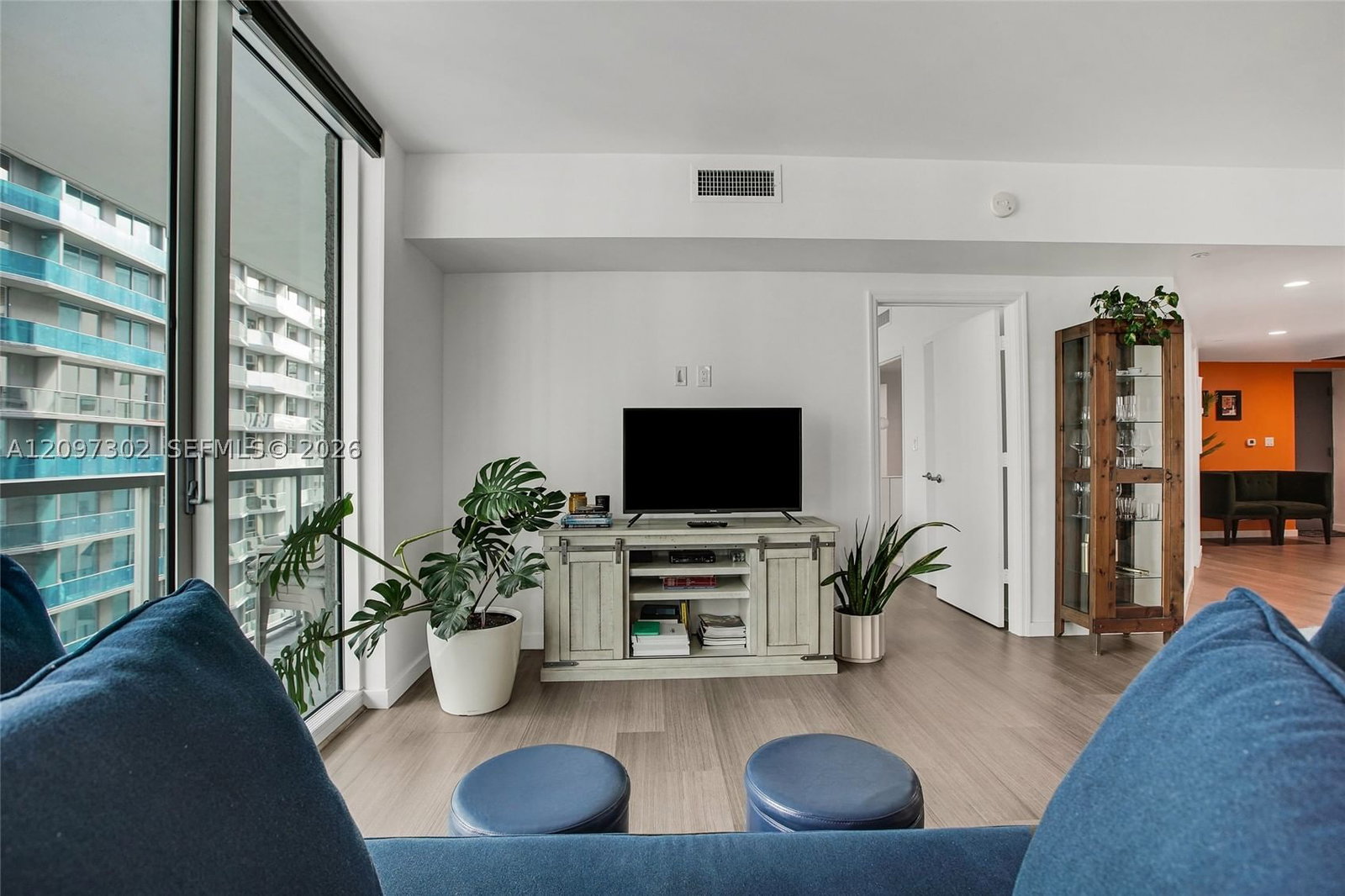 Real estate property located at 55 6th St #3701, Miami-dade, 500 Brickell West Condo, Miami, FL