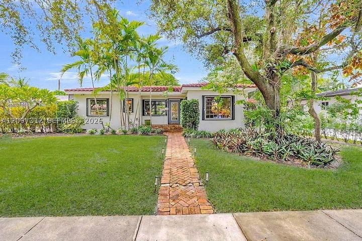 Real estate property located at 364 Navarre Dr, Miami-dade, Country Club Estates Sec, Miami Springs, FL