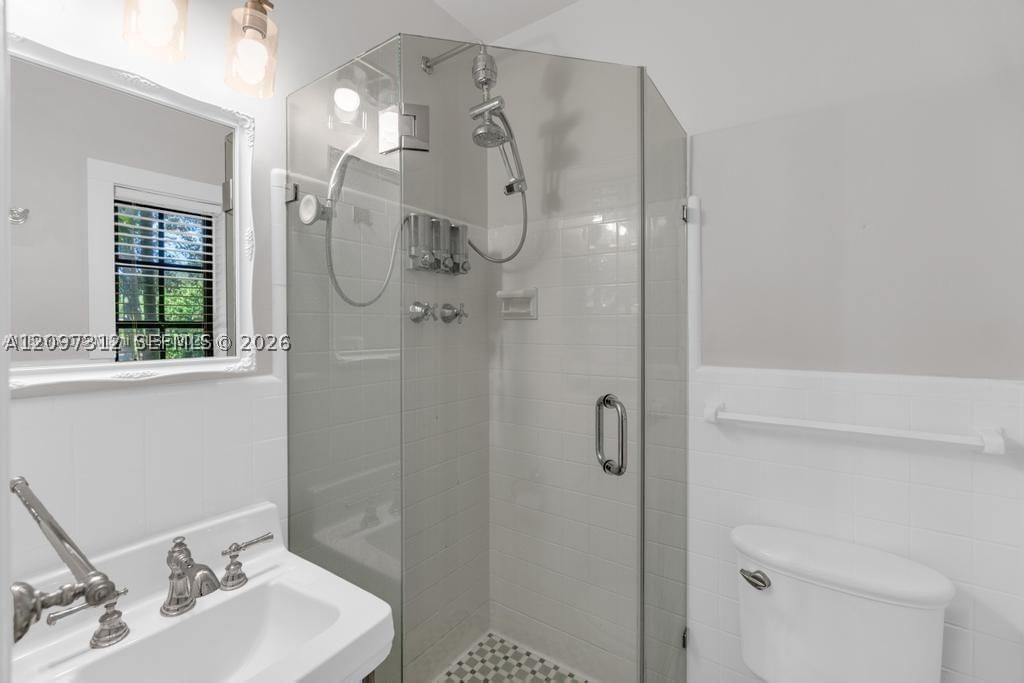 Real estate property located at 364 Navarre Dr, Miami-dade, Country Club Estates Sec, Miami Springs, FL