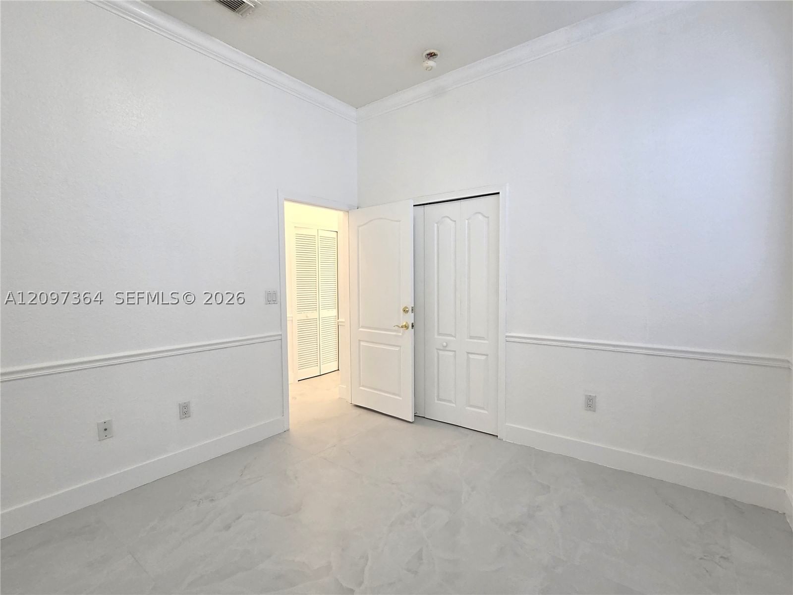 Real estate property located at 16240 66 ST, Miami-dade, Crestview Lakes, Miami, FL