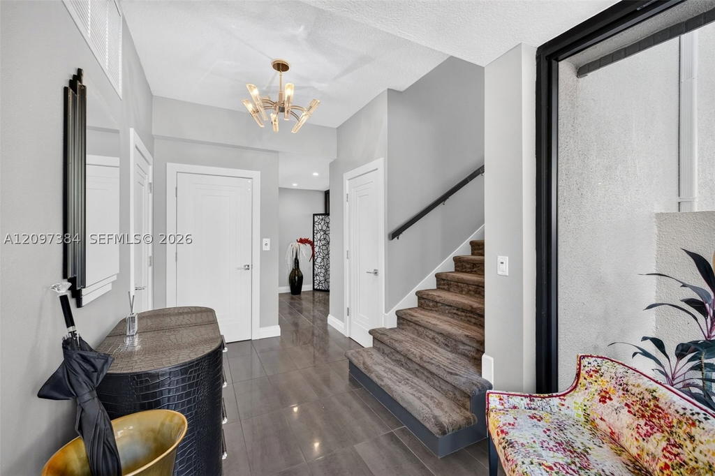 Real estate property located at 8 Port Side Dr #8A, Broward, Portside Yacht Club Condo, Fort Lauderdale, FL