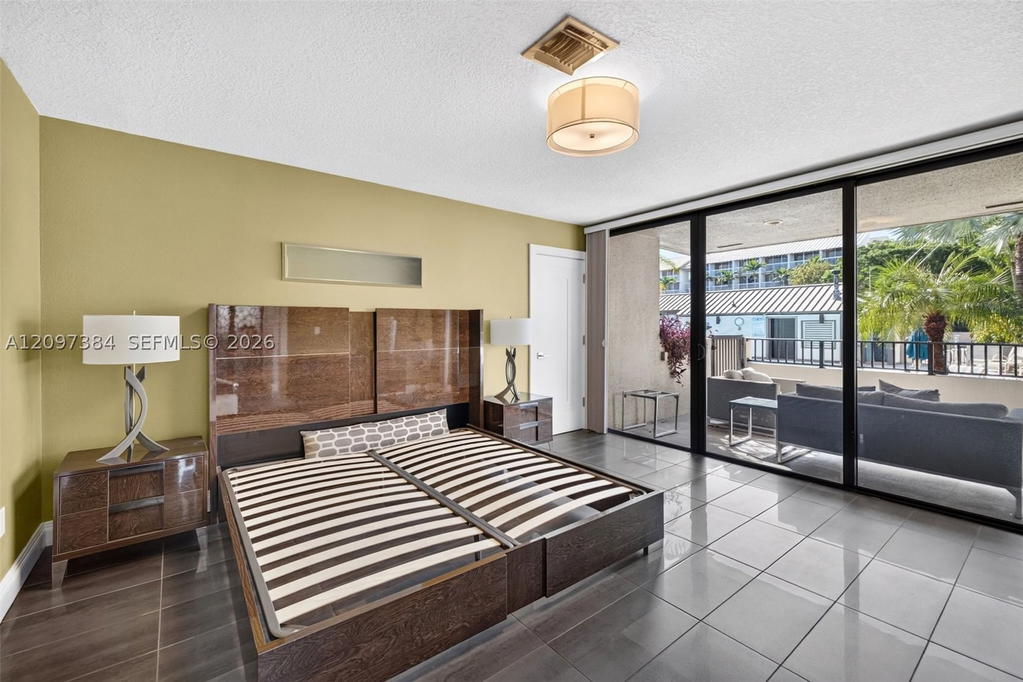 Real estate property located at 8 Port Side Dr #8A, Broward, Portside Yacht Club Condo, Fort Lauderdale, FL