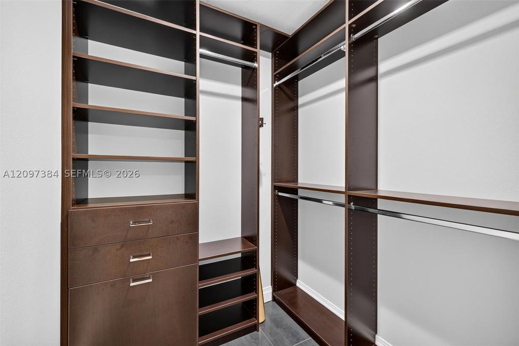 Real estate property located at 8 Port Side Dr #8A, Broward, Portside Yacht Club Condo, Fort Lauderdale, FL
