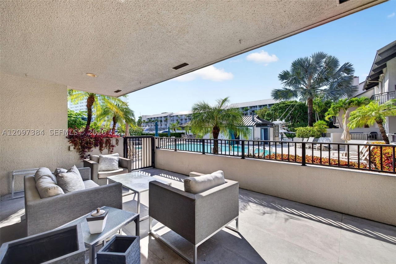 Real estate property located at 8 Port Side Dr #8A, Broward, Portside Yacht Club Condo, Fort Lauderdale, FL