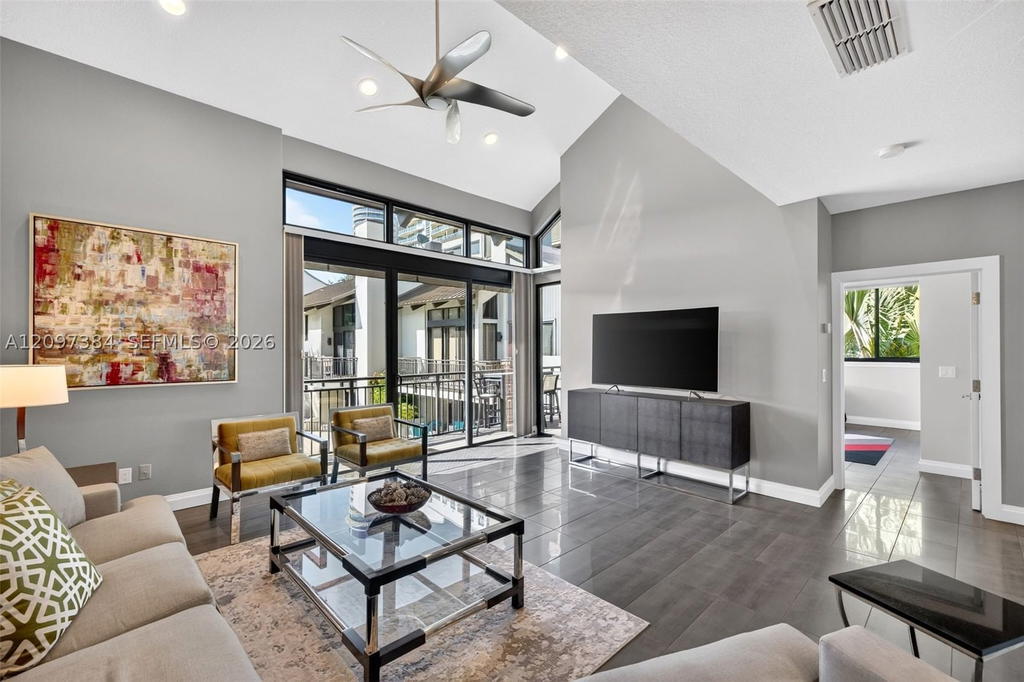 Real estate property located at 8 Port Side Dr #8A, Broward, Portside Yacht Club Condo, Fort Lauderdale, FL