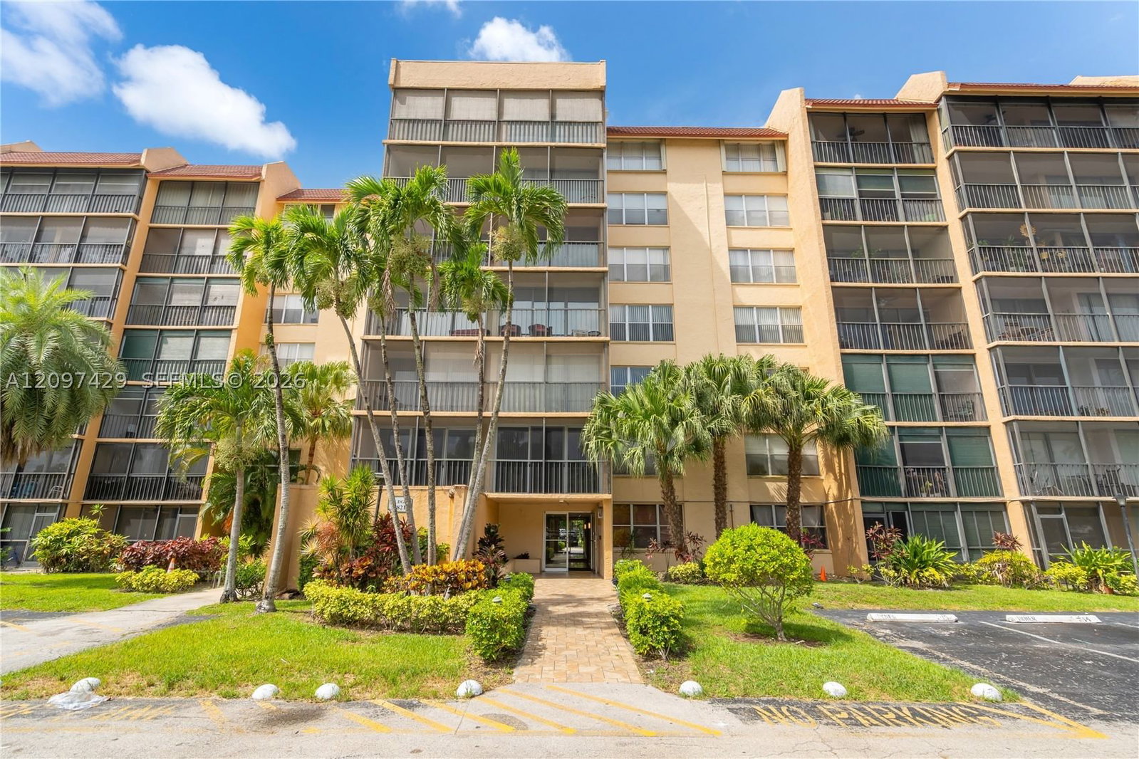 Real estate property located at 3821 Environ Blvd #502, Broward, Condominium 1 Of Environ, Lauderhill, FL