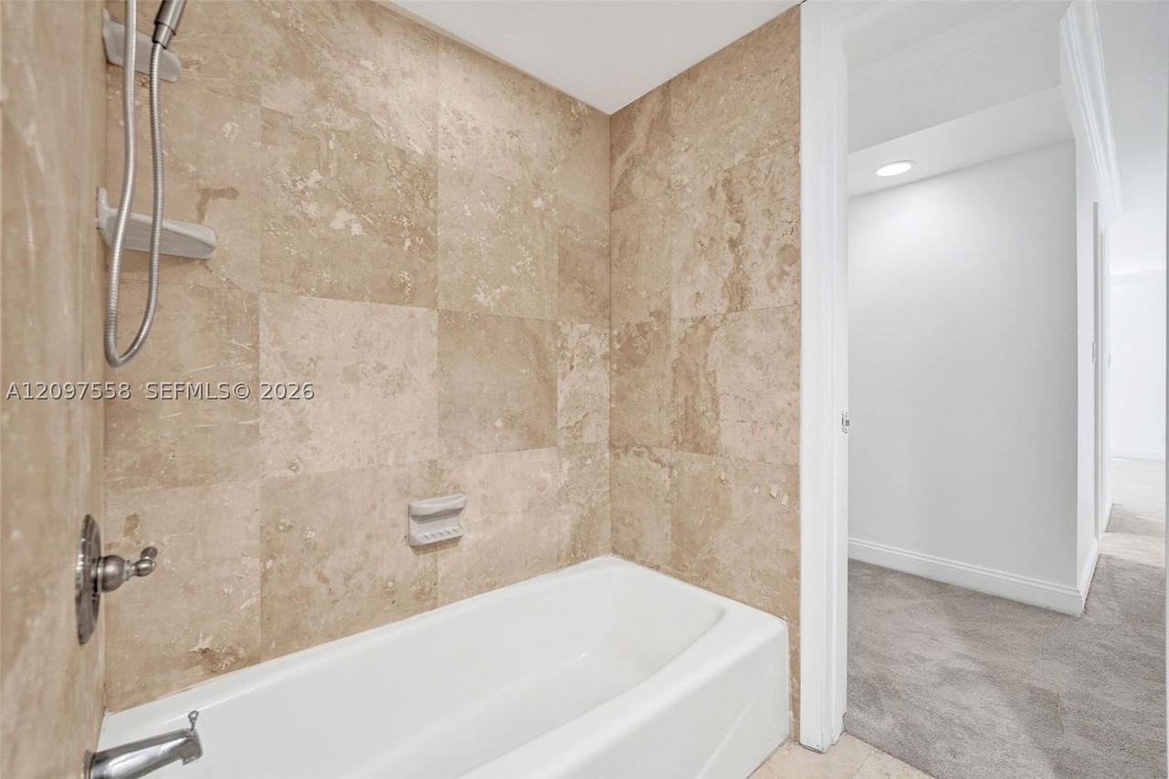 Real estate property located at 2200 33rd Ave #3D, Broward, White Egret Condo, Fort Lauderdale, FL