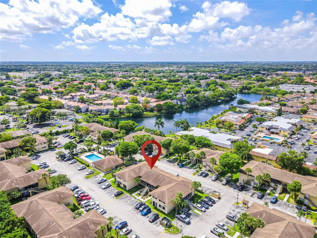 Real estate property located at 15609 73rd Cir Ter #8-5, Miami-dade, Lakeside Xi Condo Ph Iii, Miami, FL