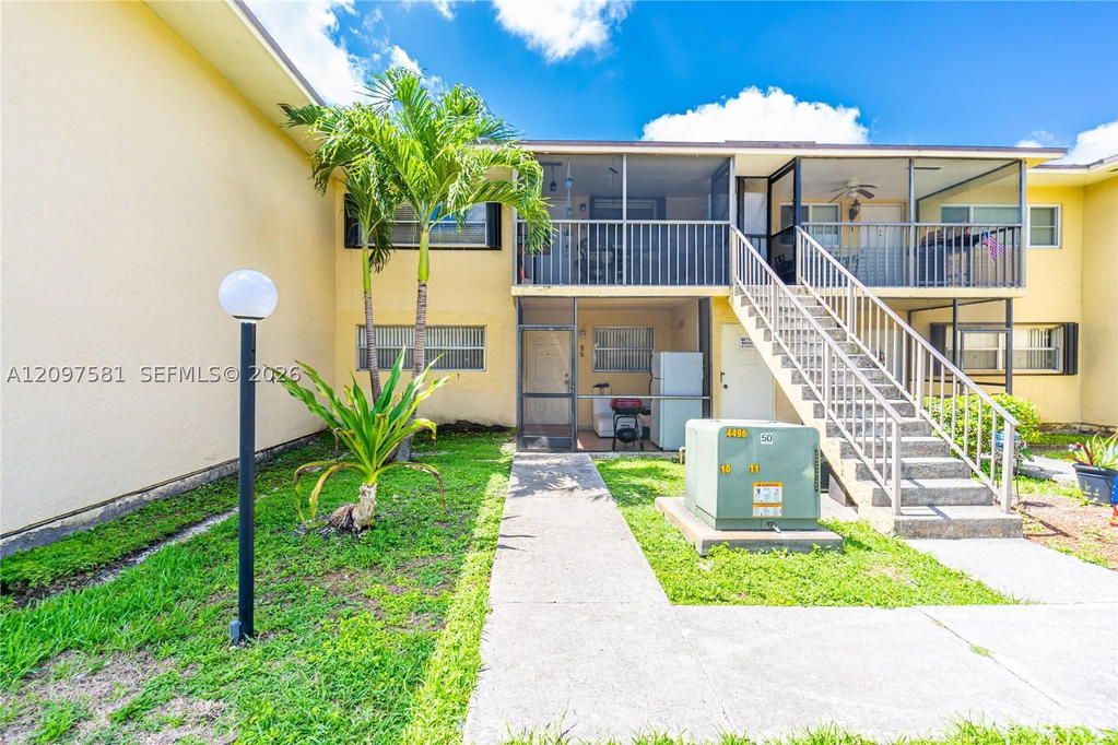Real estate property located at 15609 73rd Cir Ter #8-5, Miami-dade, Lakeside Xi Condo Ph Iii, Miami, FL