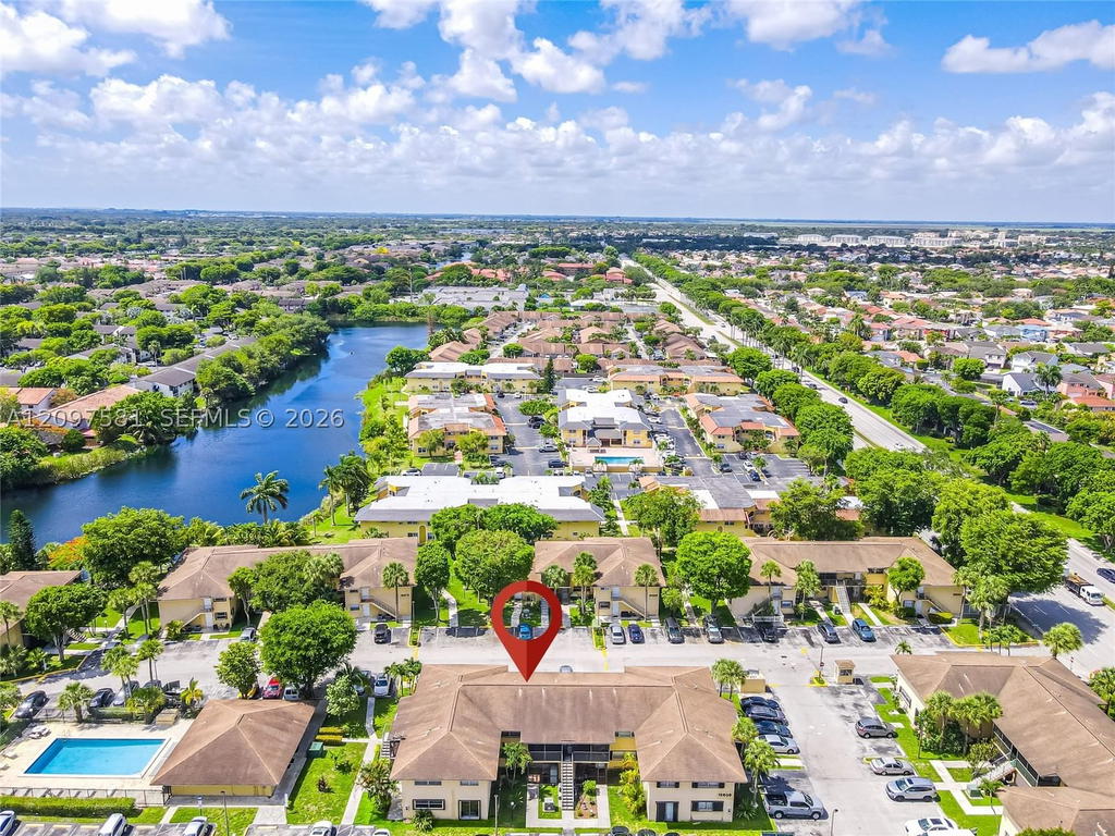 Real estate property located at 15609 73rd Cir Ter #8-5, Miami-dade, Lakeside Xi Condo Ph Iii, Miami, FL