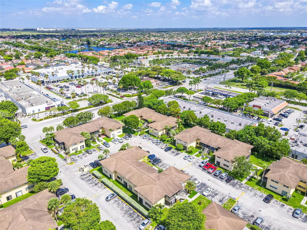Real estate property located at 15609 73rd Cir Ter #8-5, Miami-dade, Lakeside Xi Condo Ph Iii, Miami, FL