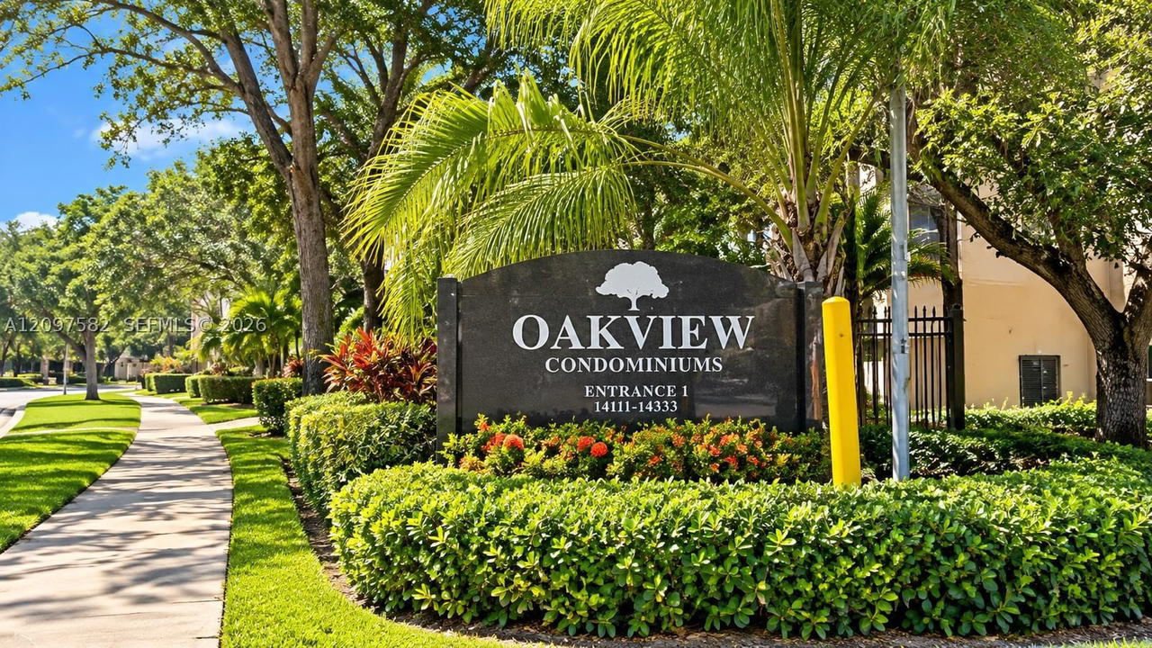 Real estate property located at 9187 Fontainebleau Blvd #407, Miami-dade, The Oakview Condo No 5, Miami, FL