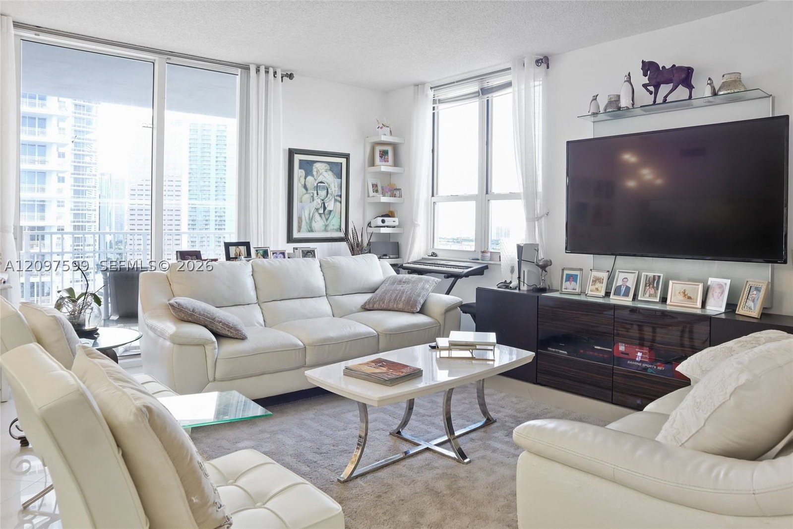 Real estate property located at 701 Brickell Key Blvd #2309, Miami-dade, Courvoisier Courts Condo, Miami, FL