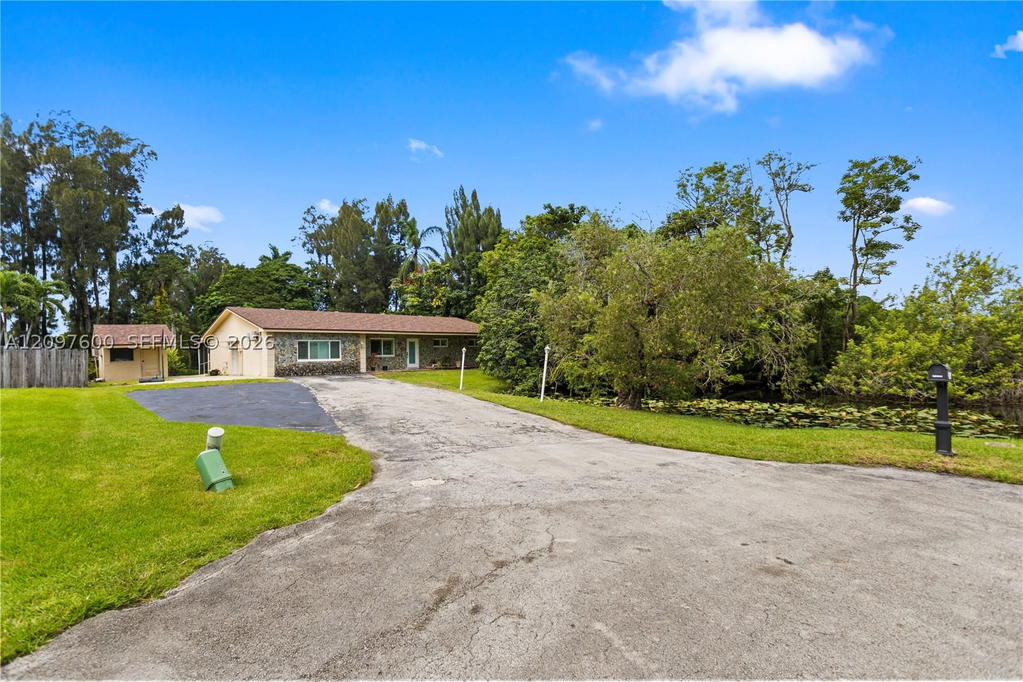 Real estate property located at 4801 59th Ter, Broward, Everglades Land Sales Co, Davie, FL