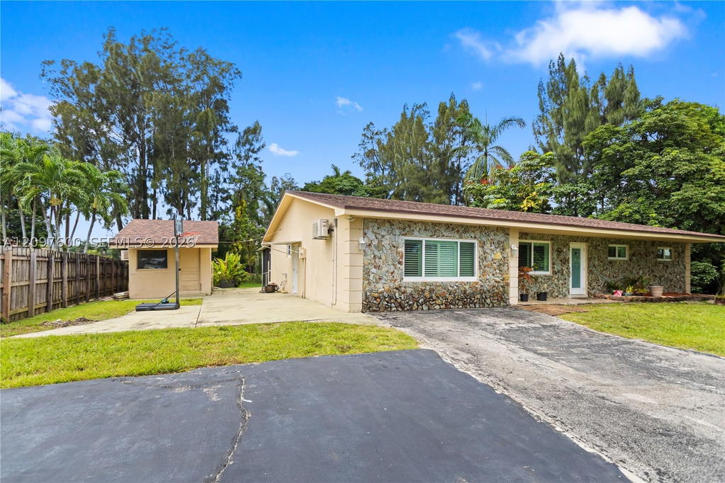 Real estate property located at 4801 59th Ter, Broward, Everglades Land Sales Co, Davie, FL