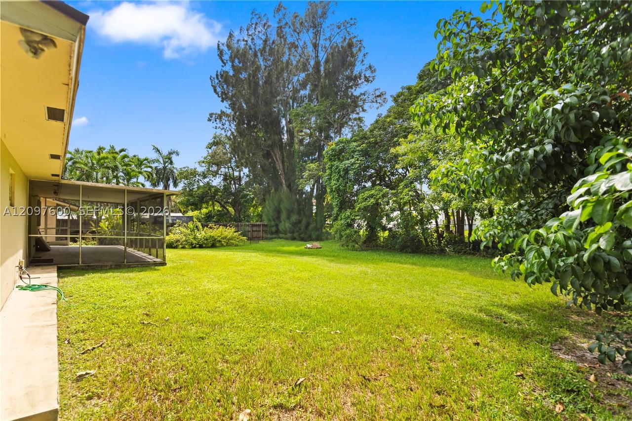 Real estate property located at 4801 59th Ter, Broward, Everglades Land Sales Co, Davie, FL