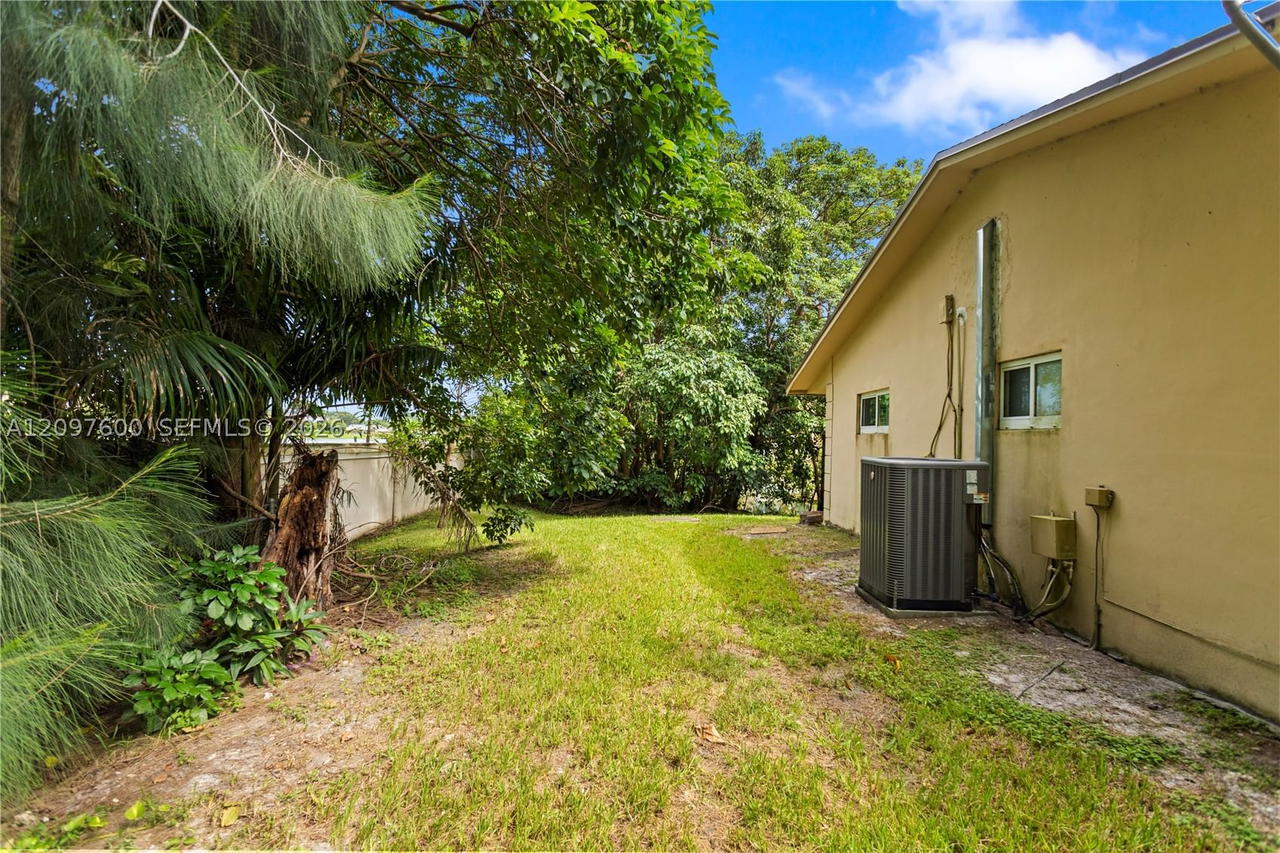 Real estate property located at 4801 59th Ter, Broward, Everglades Land Sales Co, Davie, FL