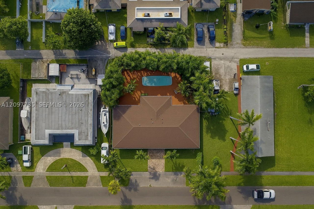Real estate property located at 236-238 NE 1st St, Broward, Dania Country Club Estate, Dania Beach, FL