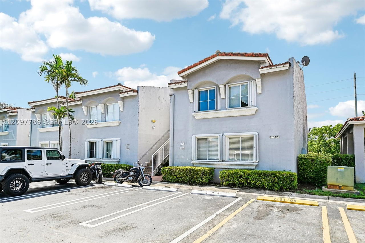 Real estate property located at 4736 114th Ave #205, Miami-dade, Villa Doral Condo No 2, Doral, FL