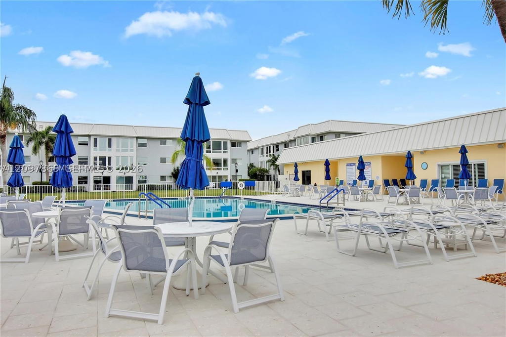 Real estate property located at 7 Colonial Club Drive #302, Palm Beach, Colonial Club Condo Sec 1, Boynton Beach, FL
